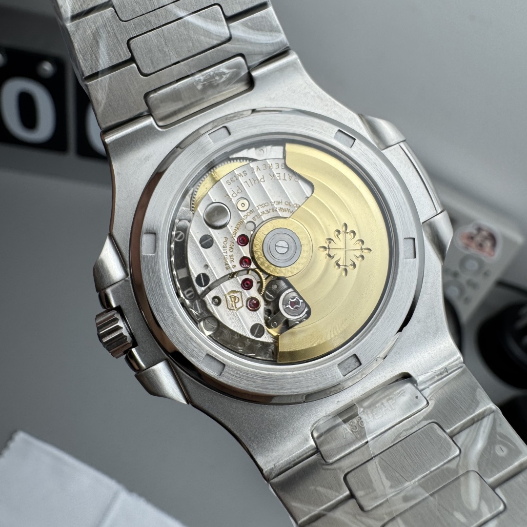 PATEK PHILIPPE NAUTILUS 40mm【5711/112P-001】