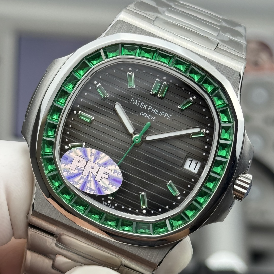 PATEK PHILIPPE NAUTILUS 40mm【5711/113P-001】