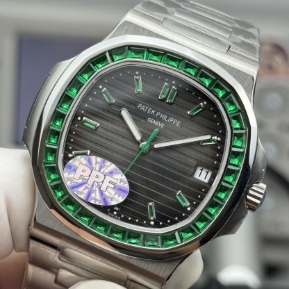 PATEK PHILIPPE NAUTILUS 40mm【5711/113P-001】