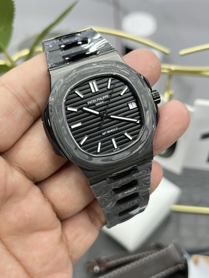 PATEK PHILIPPE NAUTILUS 41mm【5811/Carbon Fiber】