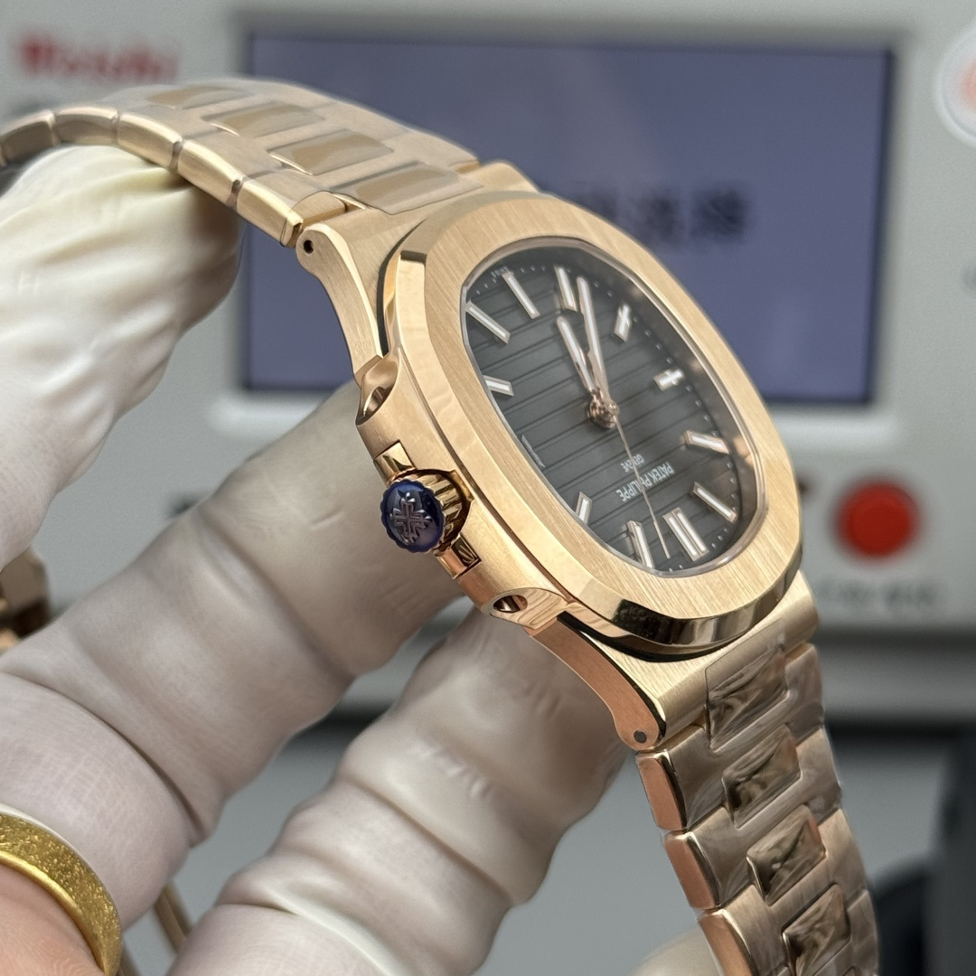 PATEK PHILIPPE NAUTILUS 40mm【5711R-001】