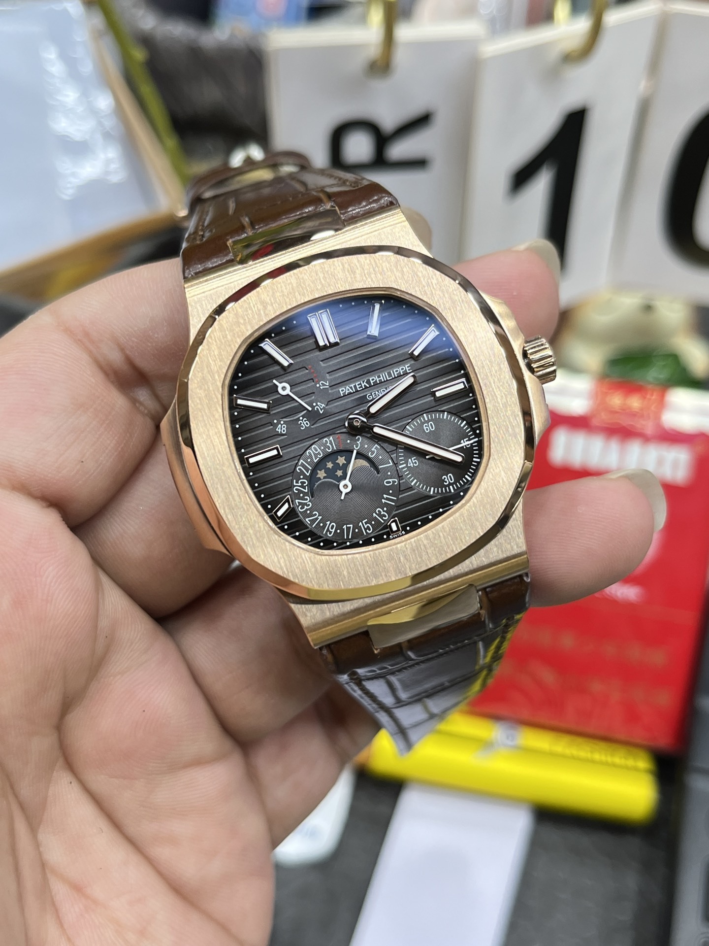 PATEK PHILIPPE NAUTILUS 40mm【5712GR-001】