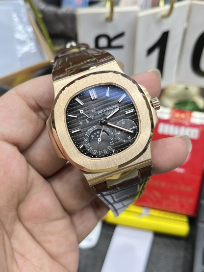 PATEK PHILIPPE NAUTILUS 40mm【5712GR-001】