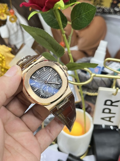 PATEK PHILIPPE NAUTILUS 40mm【5712GR-001】