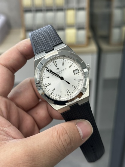Vacheron Constantin  OVERSEAS 40mm【4500V/210A-B126】