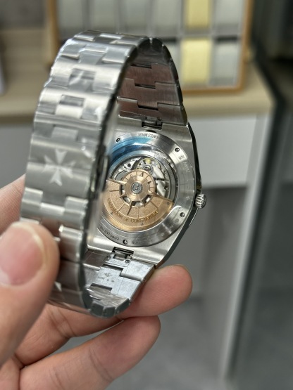 Vacheron Constantin  OVERSEAS 40mm【2000V/120G-B122】
