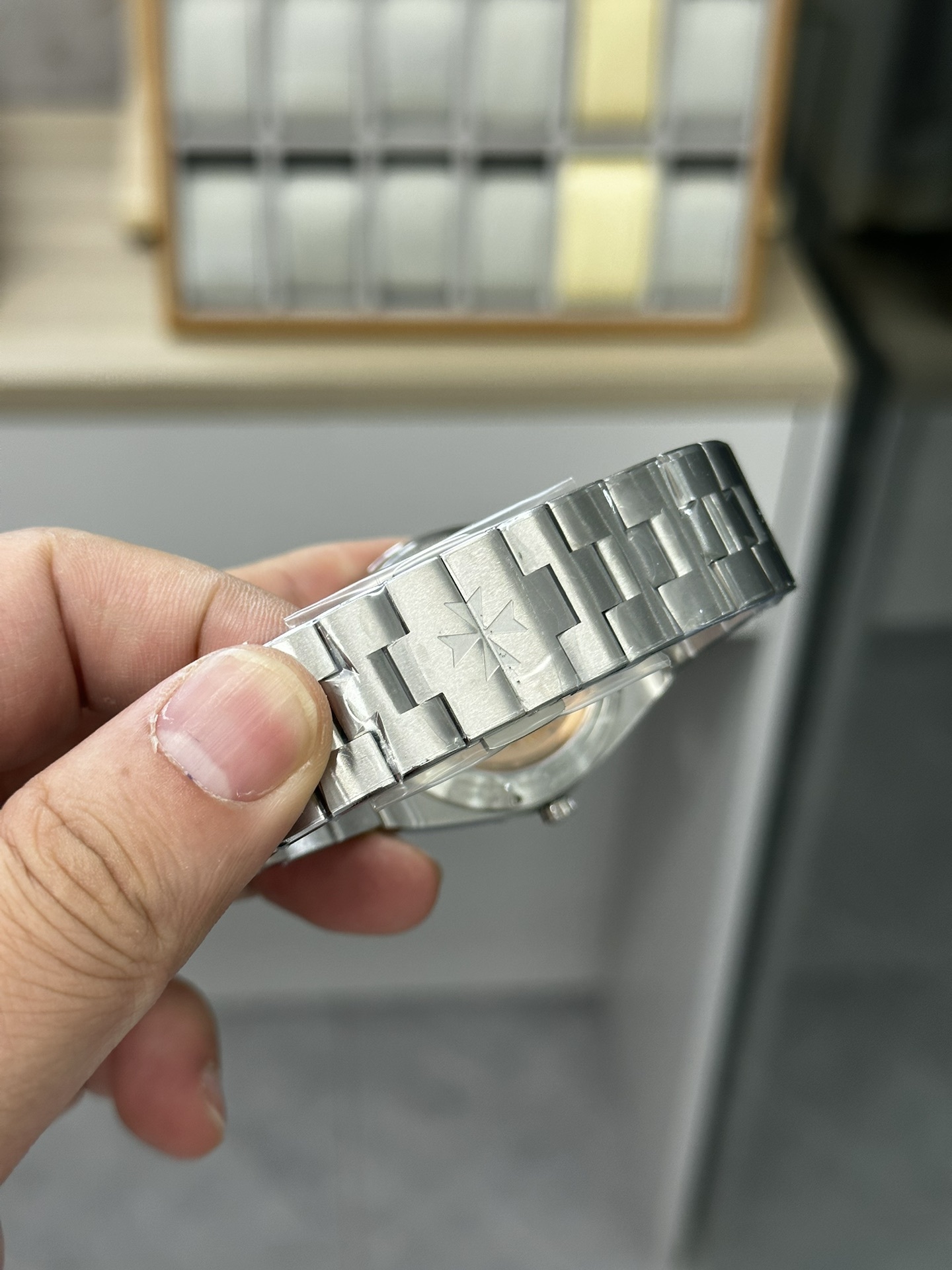 Vacheron Constantin  OVERSEAS 40mm【2000V/120G-B122】