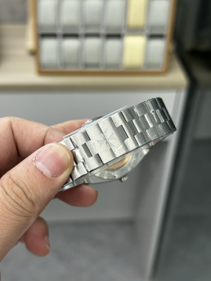 Vacheron Constantin  OVERSEAS 40mm【2000V/120G-B122】