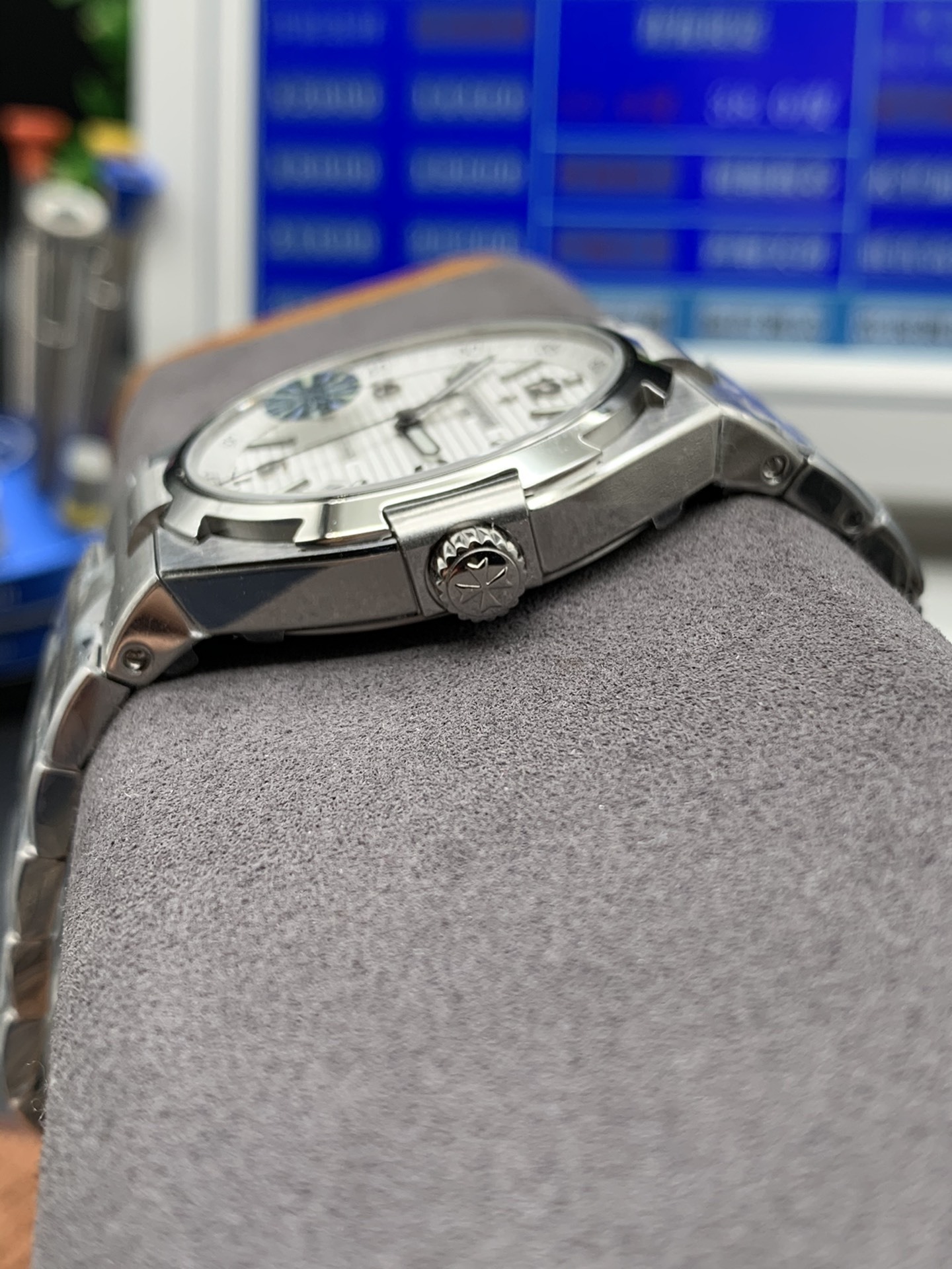 Vacheron Constantin  OVERSEAS 42mm【47450/B01A-9226】