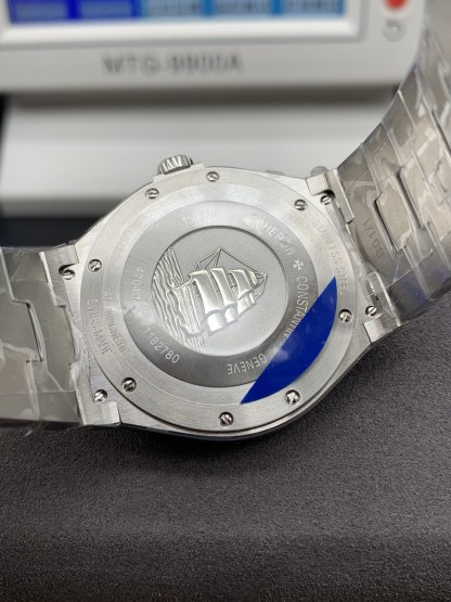 Vacheron Constantin  OVERSEAS 42mm【47450/B01A-9226】