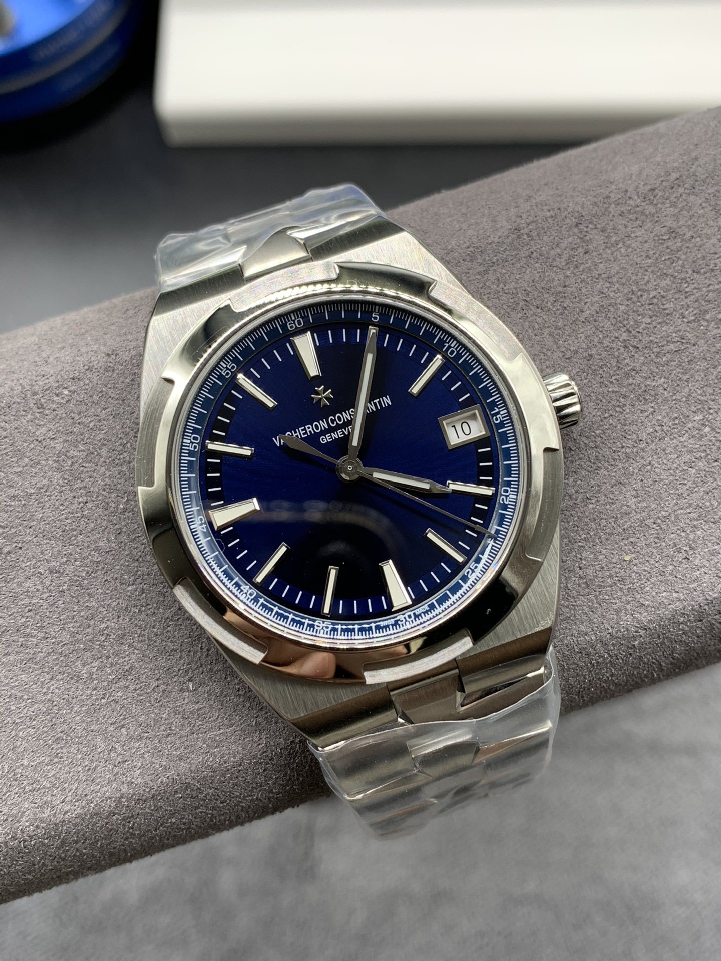 ]Vacheron Constantin  OVERSEAS 41mm【4500V/210A-B128】