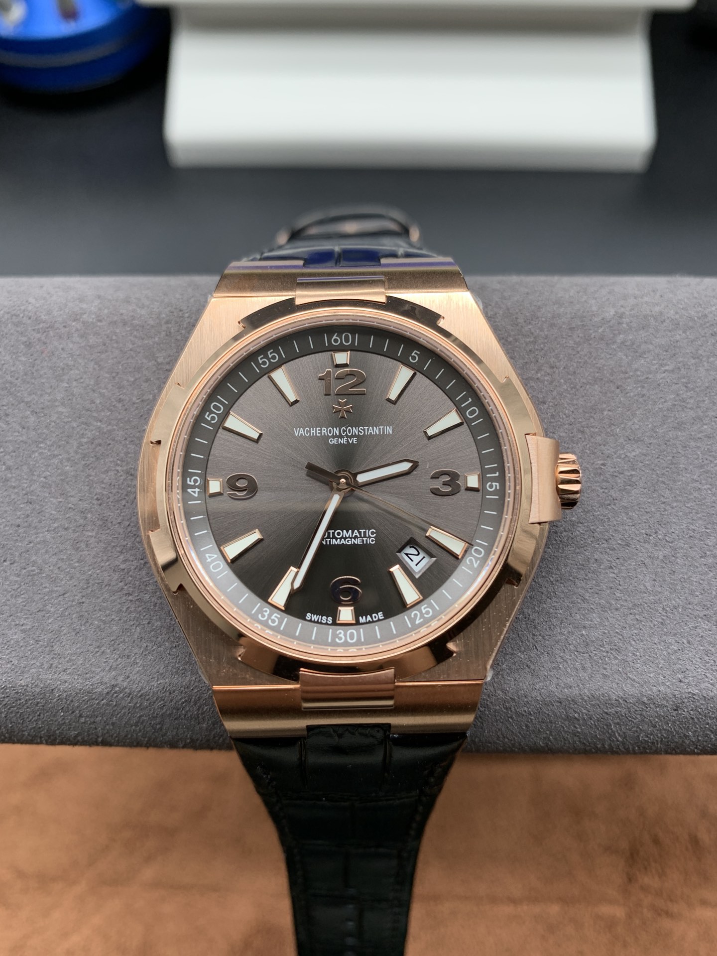 Vacheron Constantin  OVERSEAS 42mm【47040/000R-9666】