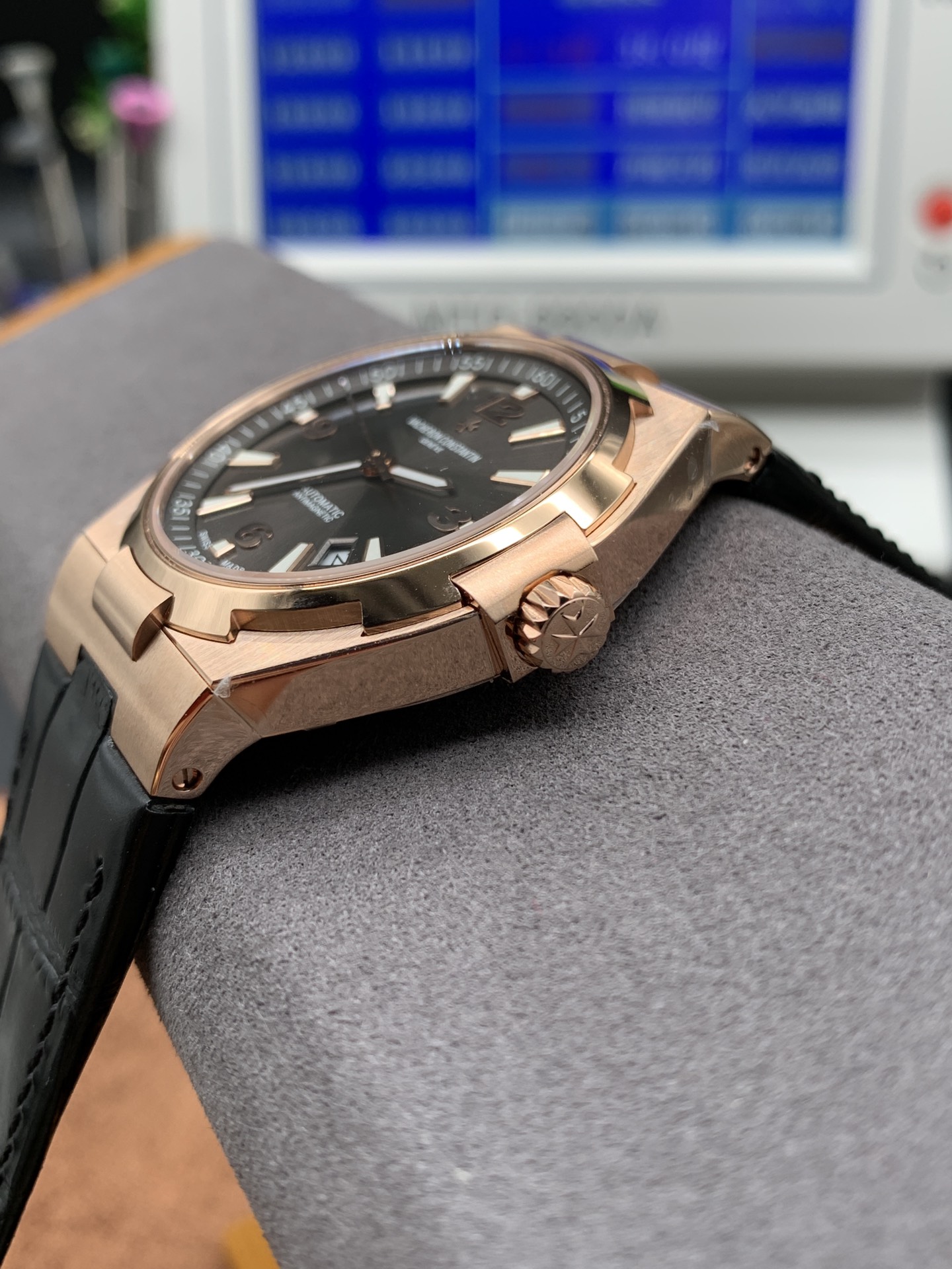 Vacheron Constantin  OVERSEAS 42mm【47040/000R-9666】