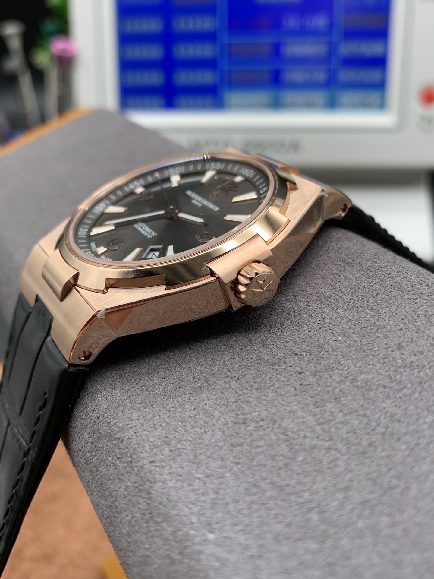 Vacheron Constantin  OVERSEAS 42mm【47040/000R-9666】