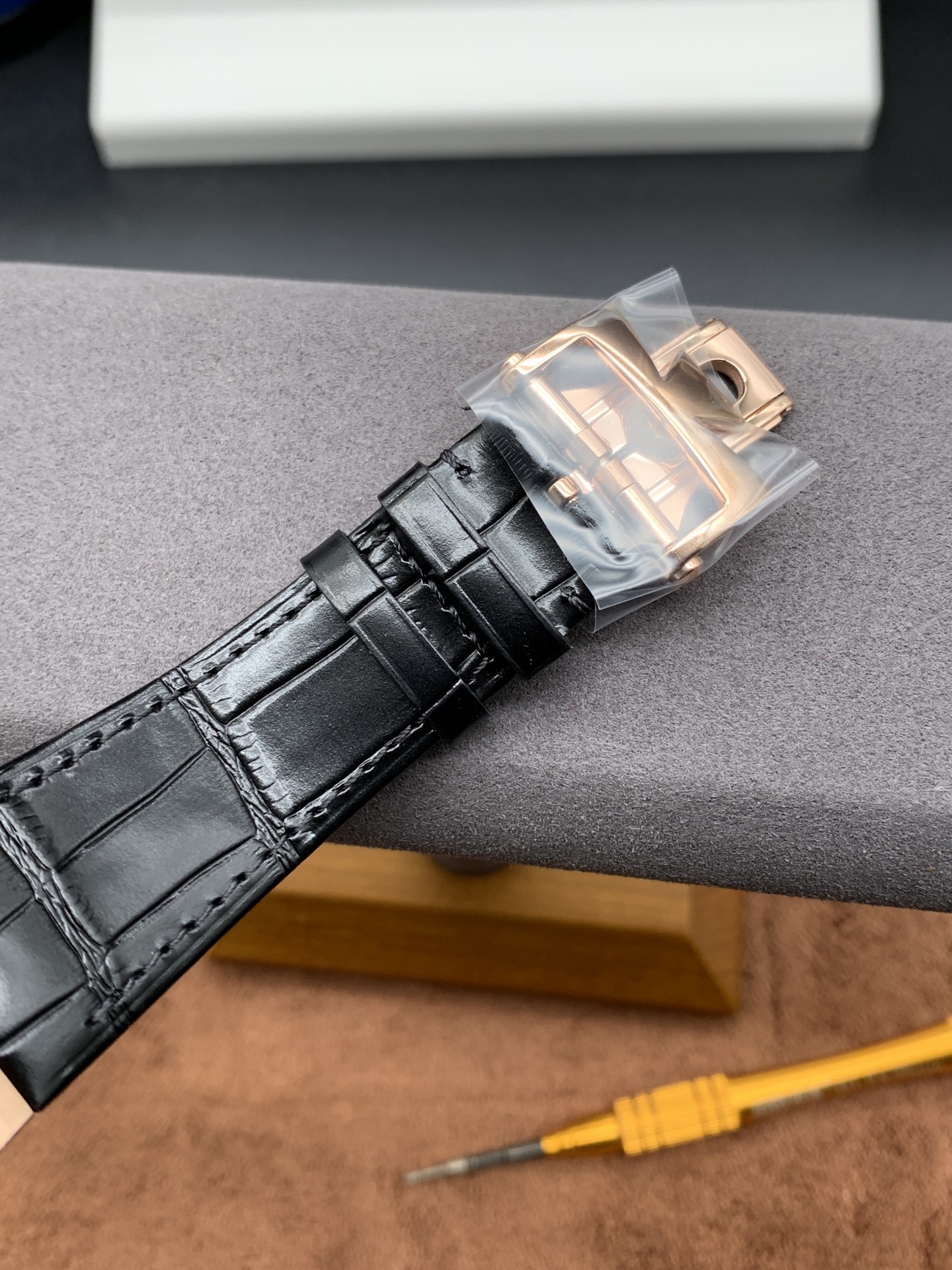 Vacheron Constantin  OVERSEAS 42mm【47040/000R-9666】