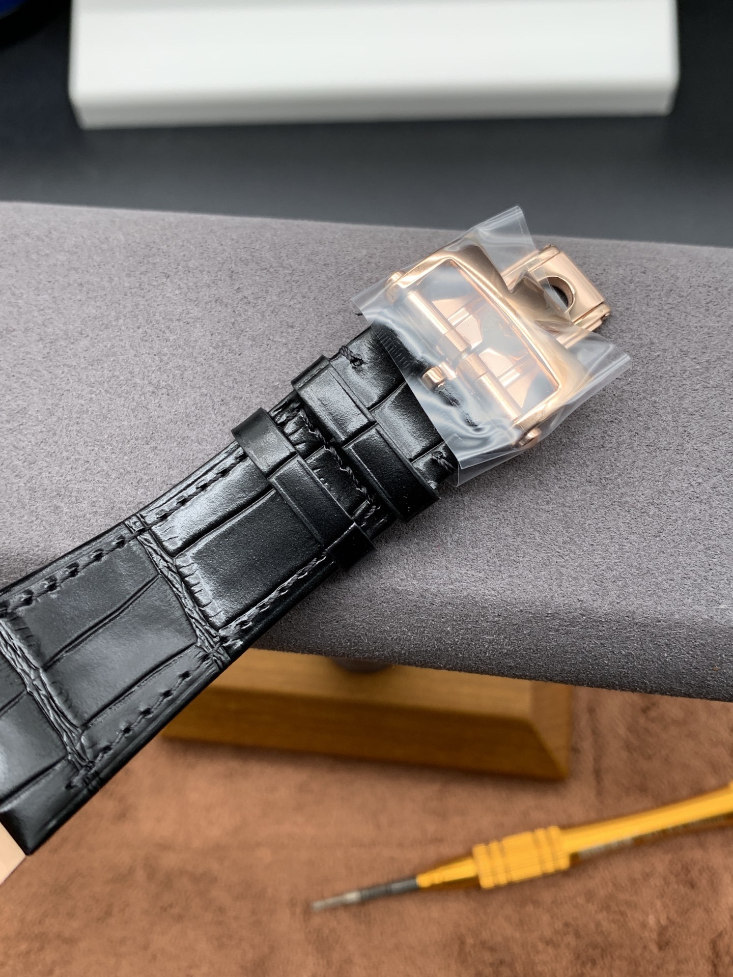 Vacheron Constantin  OVERSEAS 42mm【47040/000R-9666】