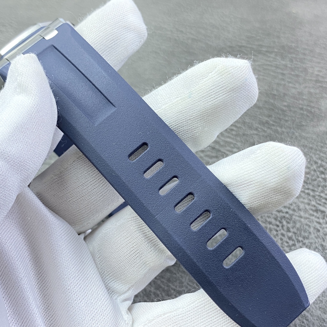 ROYAL OAK 42mm  15720