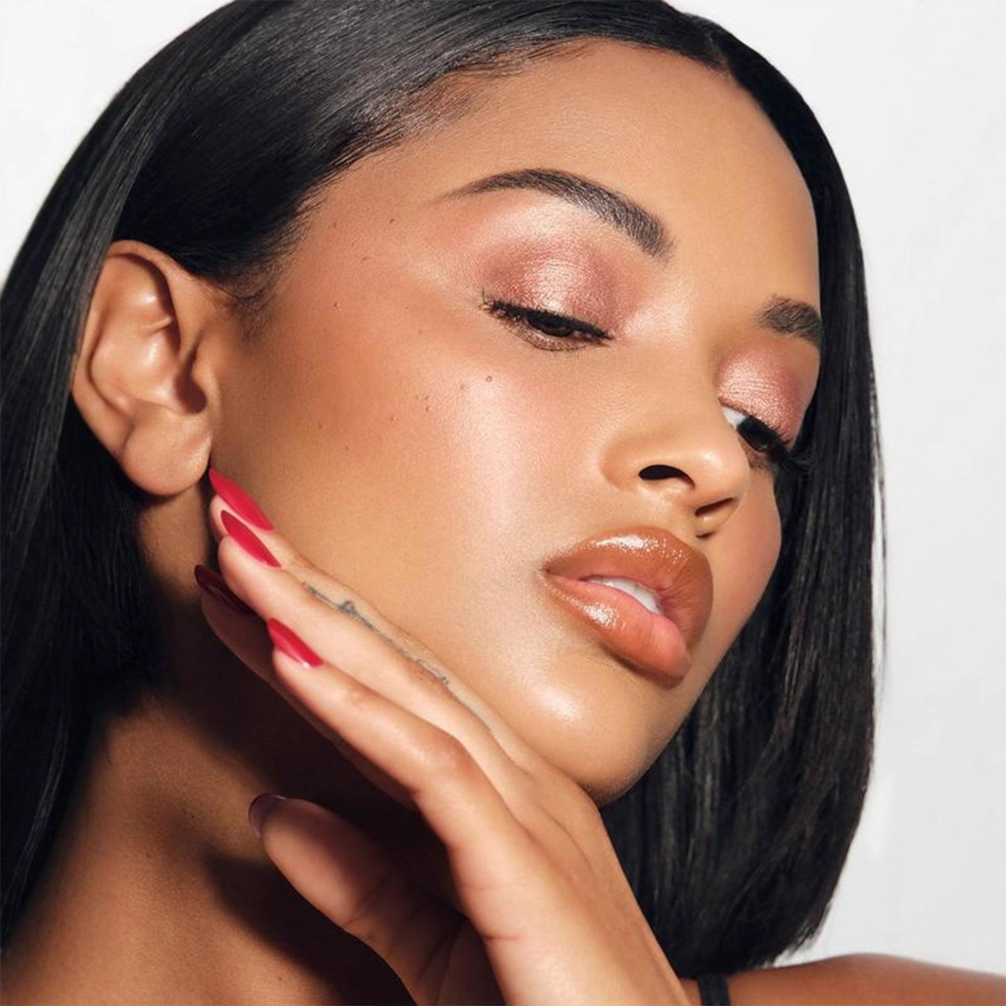 🎨💫 Multicolor Metallic Eyeshadow – Buildable, shimmering metallic eyeshadow