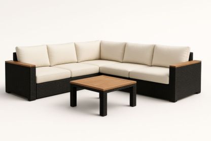 Divano angolare in rattan e legno di tek con tavolino in legno di tek e cuscini in poliestere beige