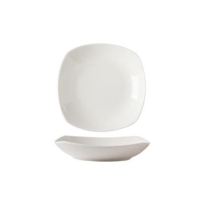 Einfacher Keramikteller im nordischen Design