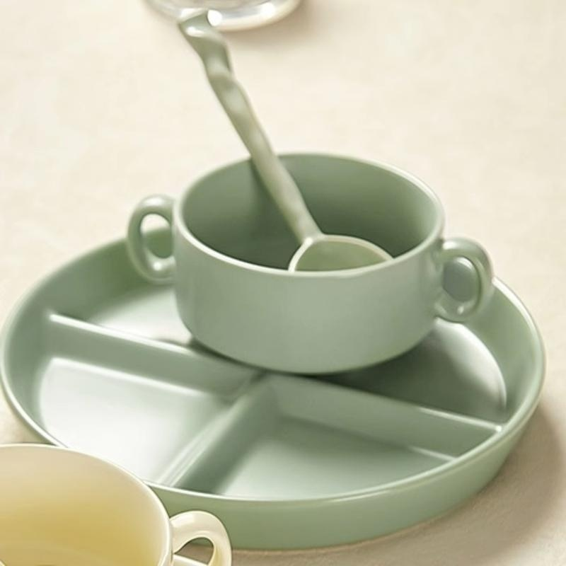 Hochwertiger Frühstücksteller mit Unterteilungen