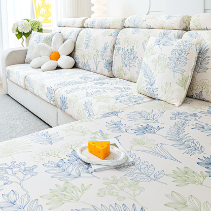 Sofakissen aus Eisseide mit elegantem Design