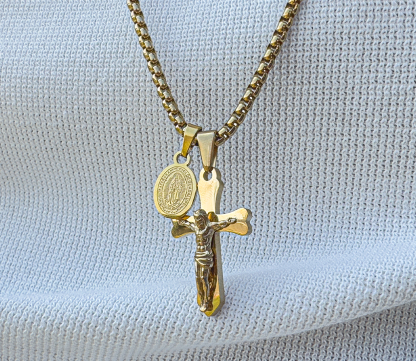 🌟 Jesus Christ & Saint Mary комплект –За тези, които искат да носят вярата в сърцето си, това е перфектният аксесоар. ✝️