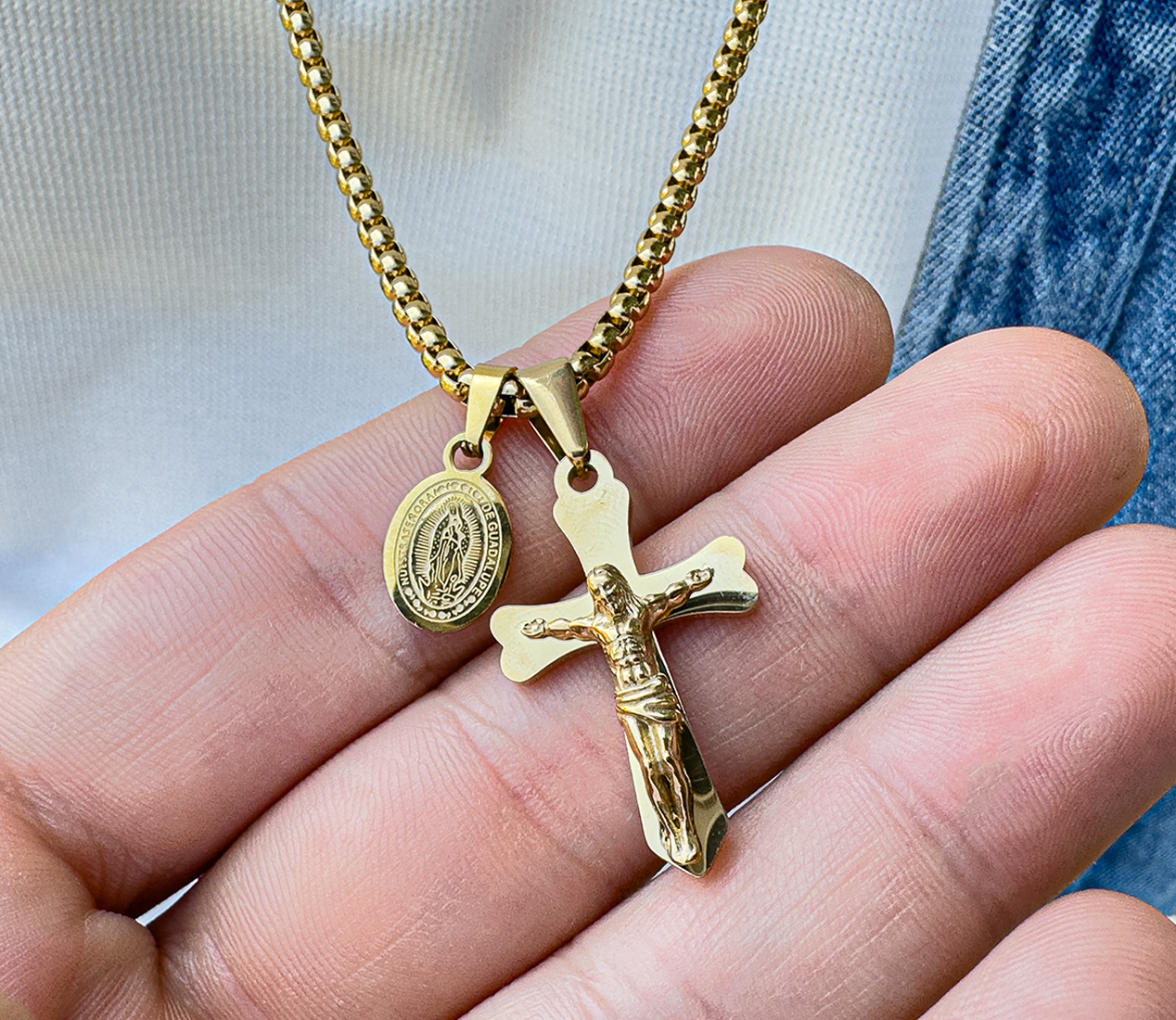 🌟 Jesus Christ & Saint Mary комплект –За тези, които искат да носят вярата в сърцето си, това е перфектният аксесоар. ✝️