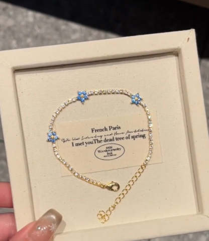 Гривна за тенис с цвете