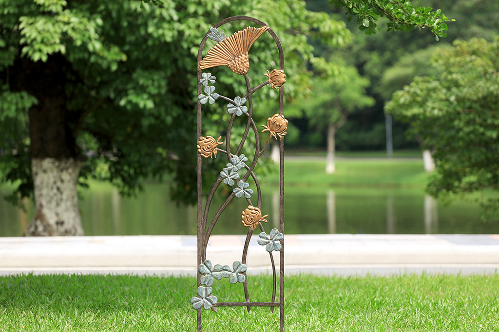 Clover and Thistle Garden Trellis Outdoor Decorative Frame