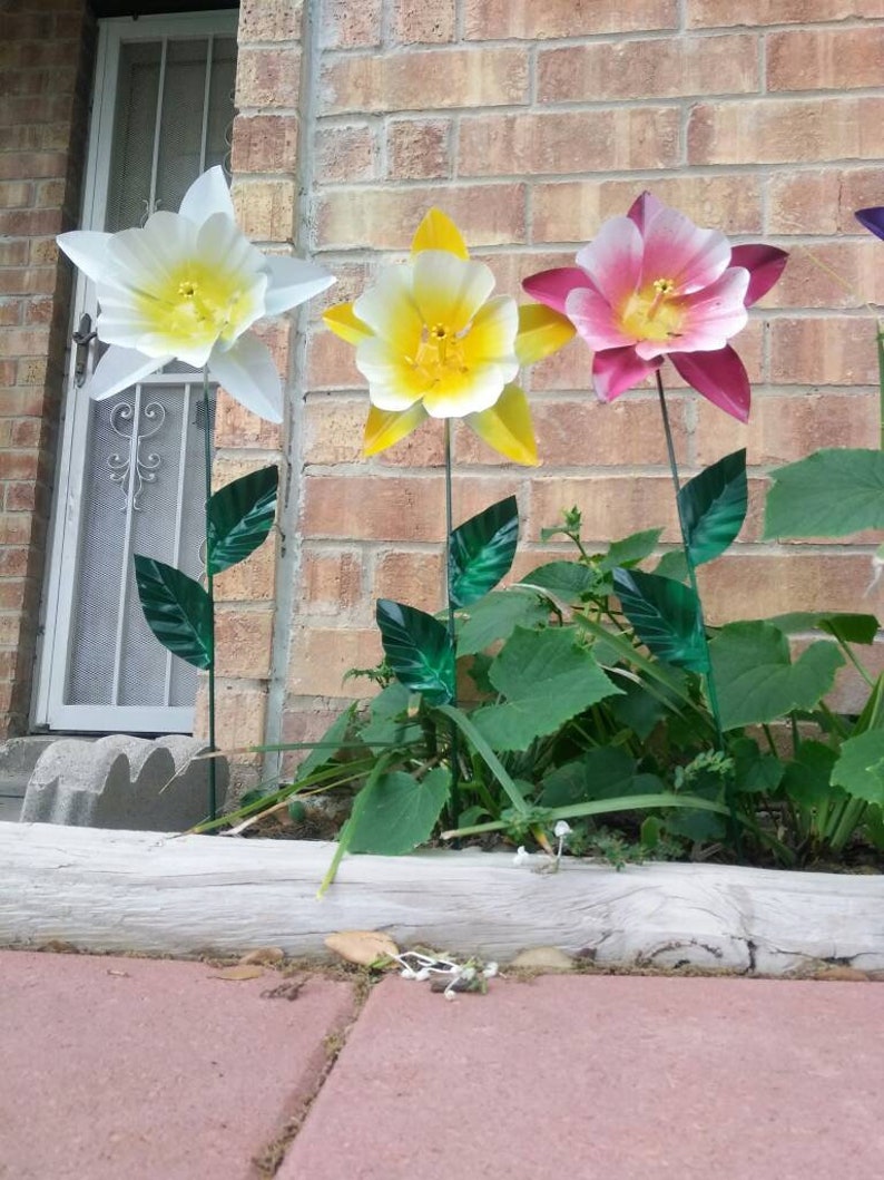 Handmade Metal Columbine Flower Garden Stake Painted Yard Art