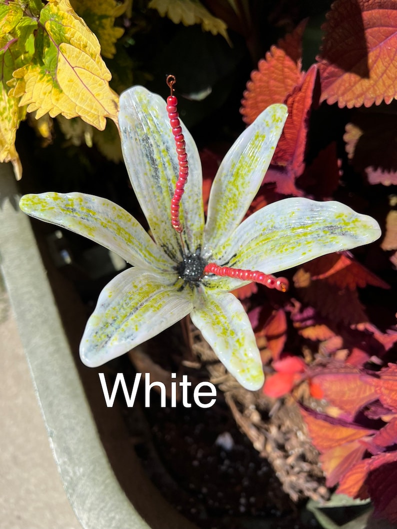 Glass Lily Garden Stake Fused Glass Flower Outdoor Plant Yard Art