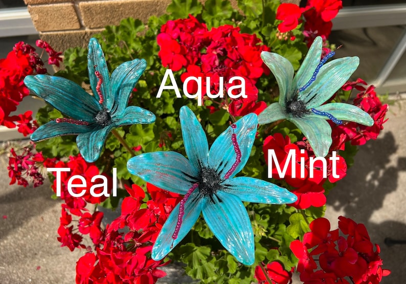 Glass Lily Garden Stake Fused Glass Flower Outdoor Plant Yard Art