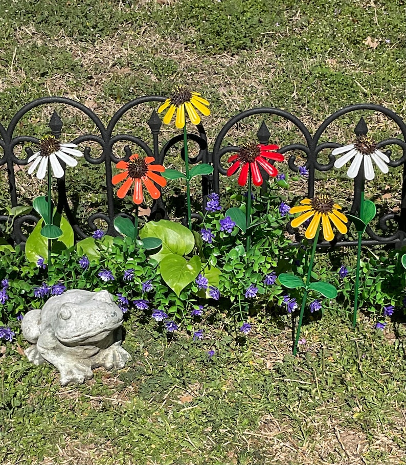 Iron Coneflower Garden Stake 15" Vibrant Metal Flower Yard Art