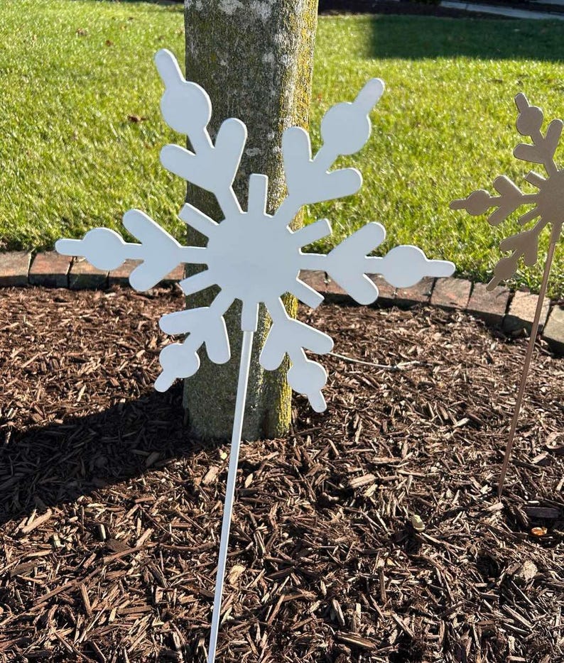 Snowflake Garden Stake Winter Wonderland Metal Yard Decoration