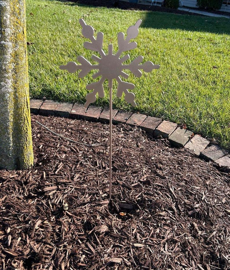 Snowflake Garden Stake Winter Wonderland Metal Yard Decoration