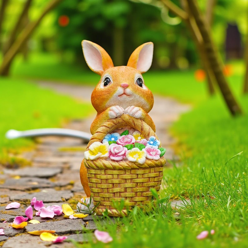 Solar Rabbit Garden Statue: Resin Bunny with Flower Basket Light