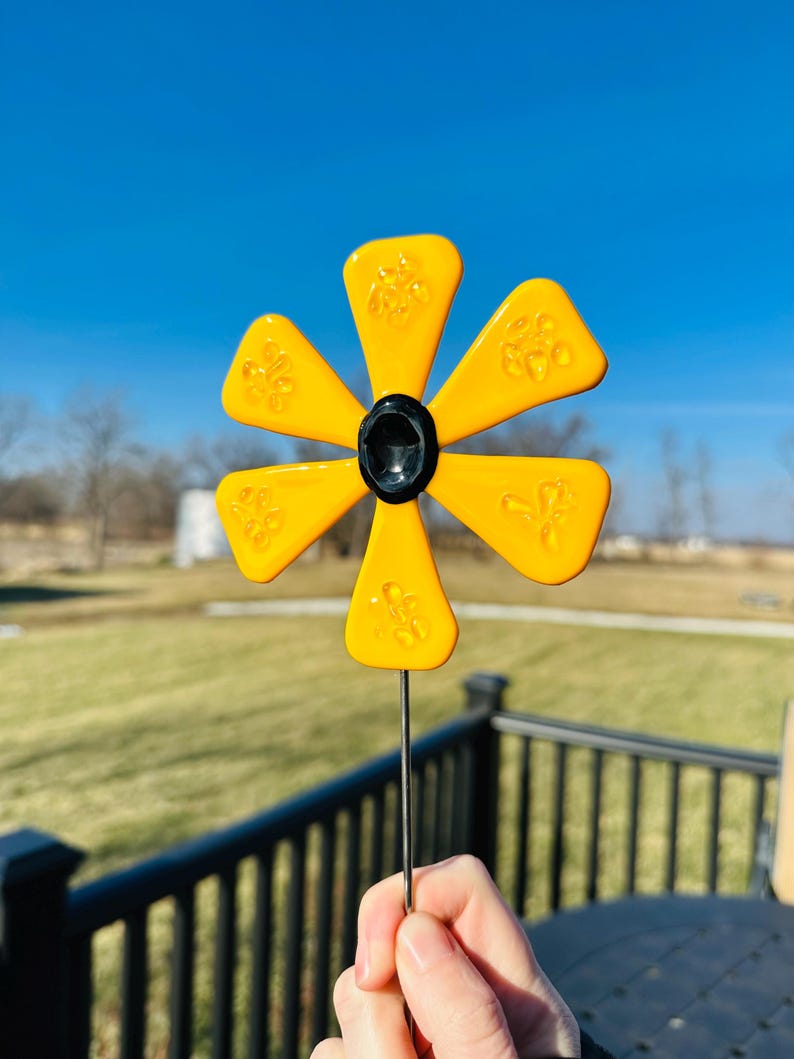 Fused Glass Retro Daisy Style Flower Indoor Plant Stake