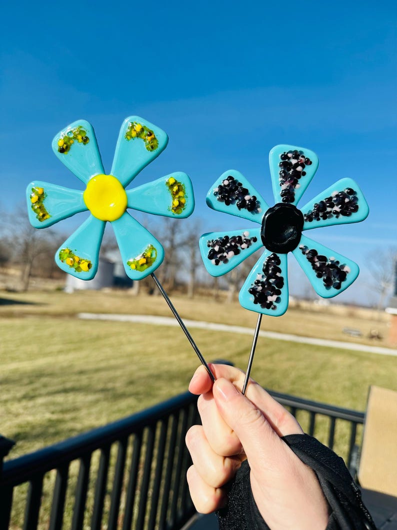 Fused Glass Retro Daisy Style Flower Indoor Plant Stake