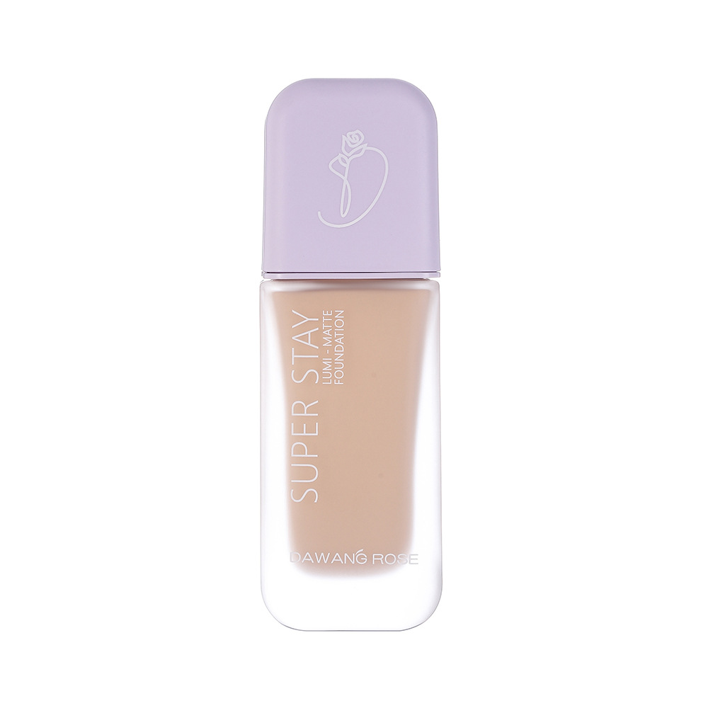 Compact bottle foundation liquid conceals imperfections, moisturizes, and stays put without fading