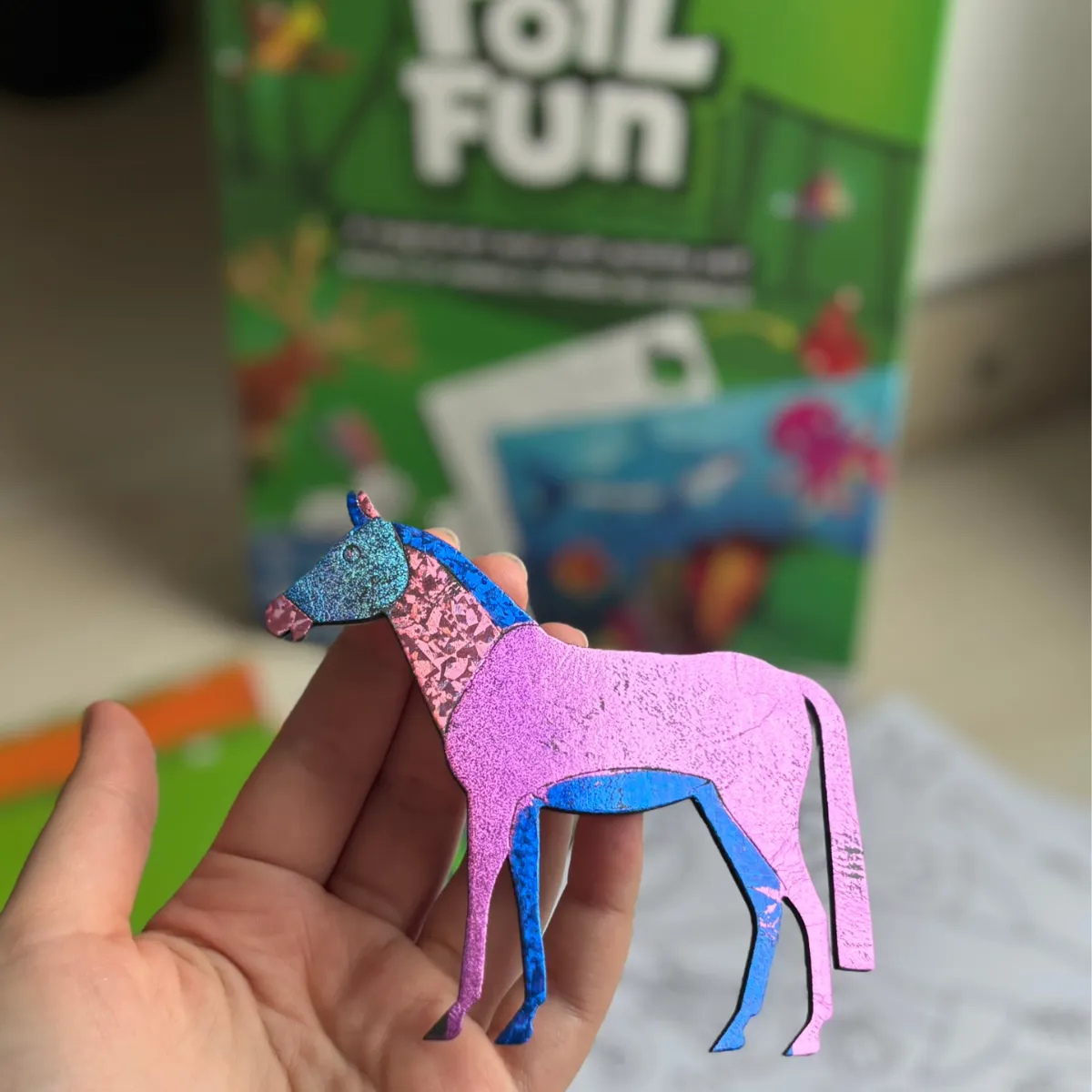 Animal World – Bring Sparkling Animals to Life with No Mess! (4+ years)