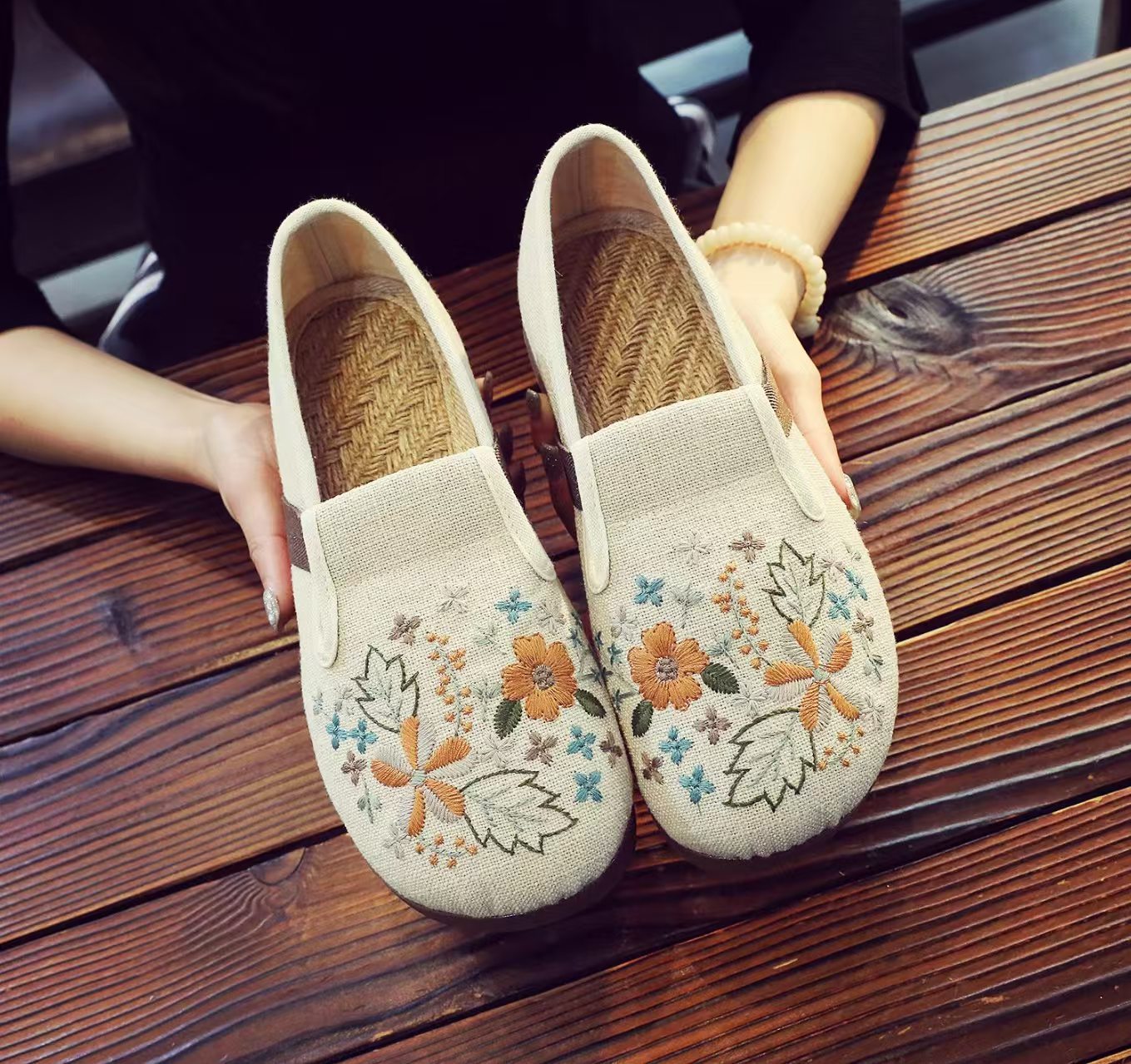 🔥 Last Day: 70% Off 🔥 Women's Slip-On Printed Shoes