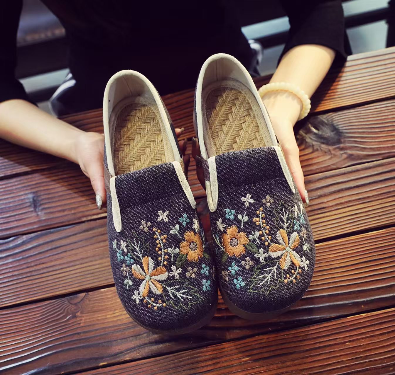🔥 Last Day: 70% Off 🔥 Women's Slip-On Printed Shoes