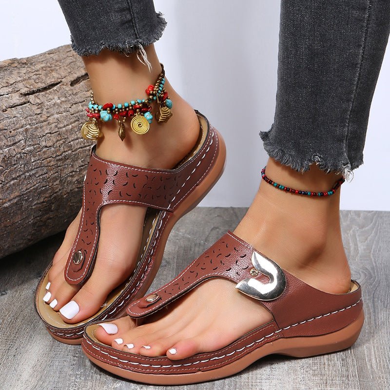 🔥 Last Day: 70% Off 🔥 Women's Metal Decor Feature Pattern Wedge Flip-Flops