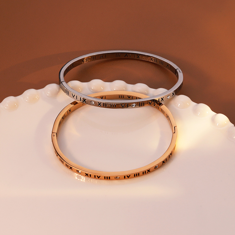 Bratara de nisa cu cifre romane la moda si personalizata, bratara de dama versatila si temperamentala⭐