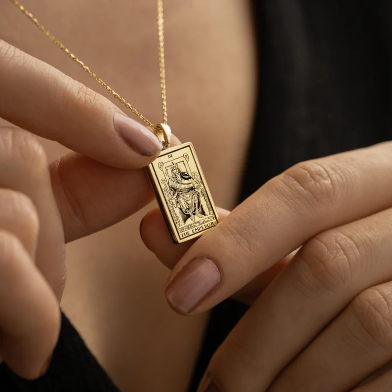 Collana doppia faccia dei tarocchi dello zodiaco dell'imperatore Ariete - Gioielli dello zodiaco - Ciondolo dello zodiaco - Regalo di compleanno - Regalo per la persona amata (Unisex)