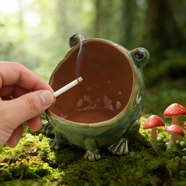 Personalized Frog Ashtray, Ceramic Smoking Accessory, Custom Engraved Ash Tray, Funny Frog Decor, Grinder Companion, Unique Gift for Smokers