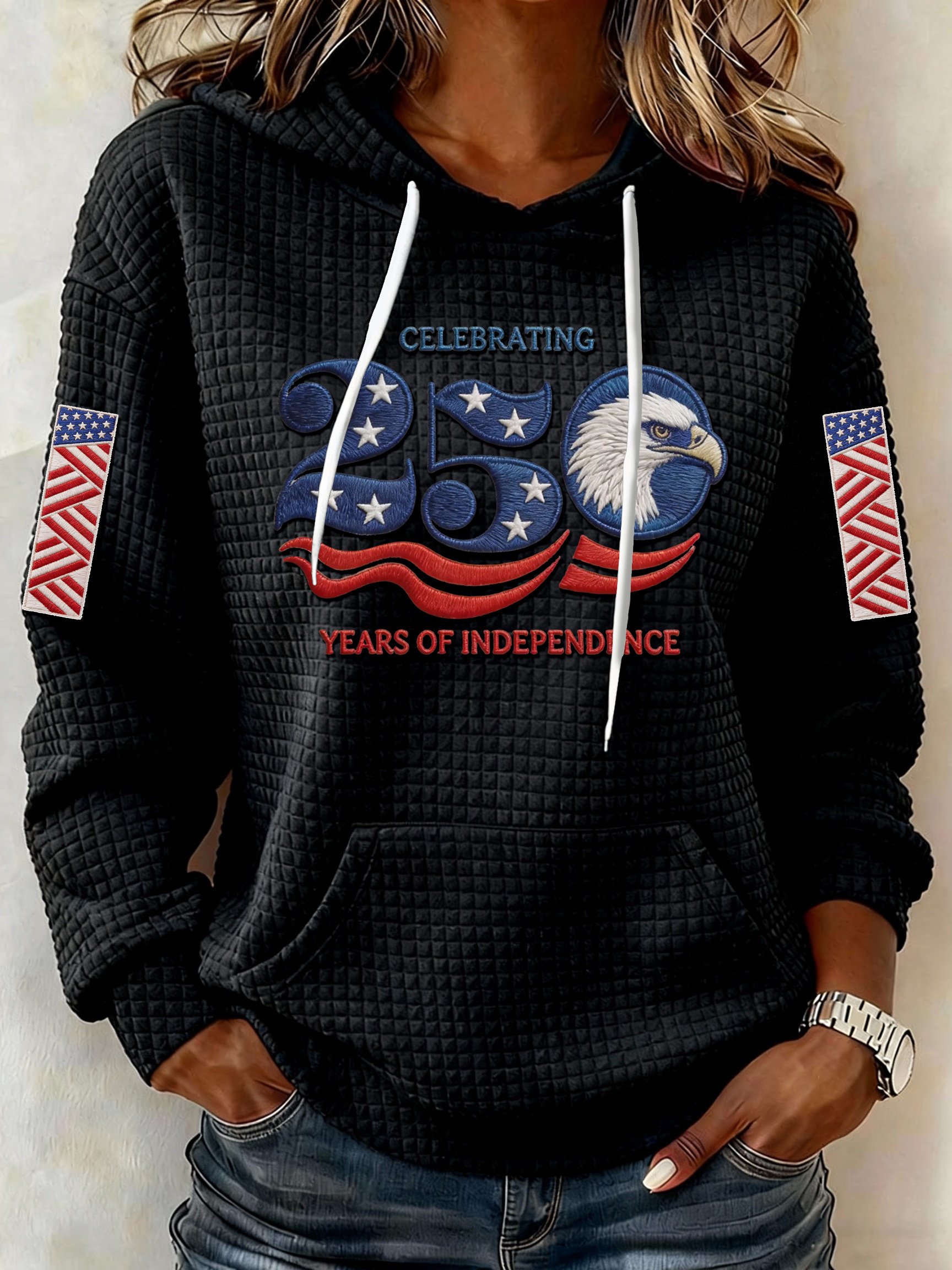 Women's US 250th Anniversary "Celebrating 250 Years of Independence" Waffle-Knit Hoodie – Patriotic Eagle & Flag Print