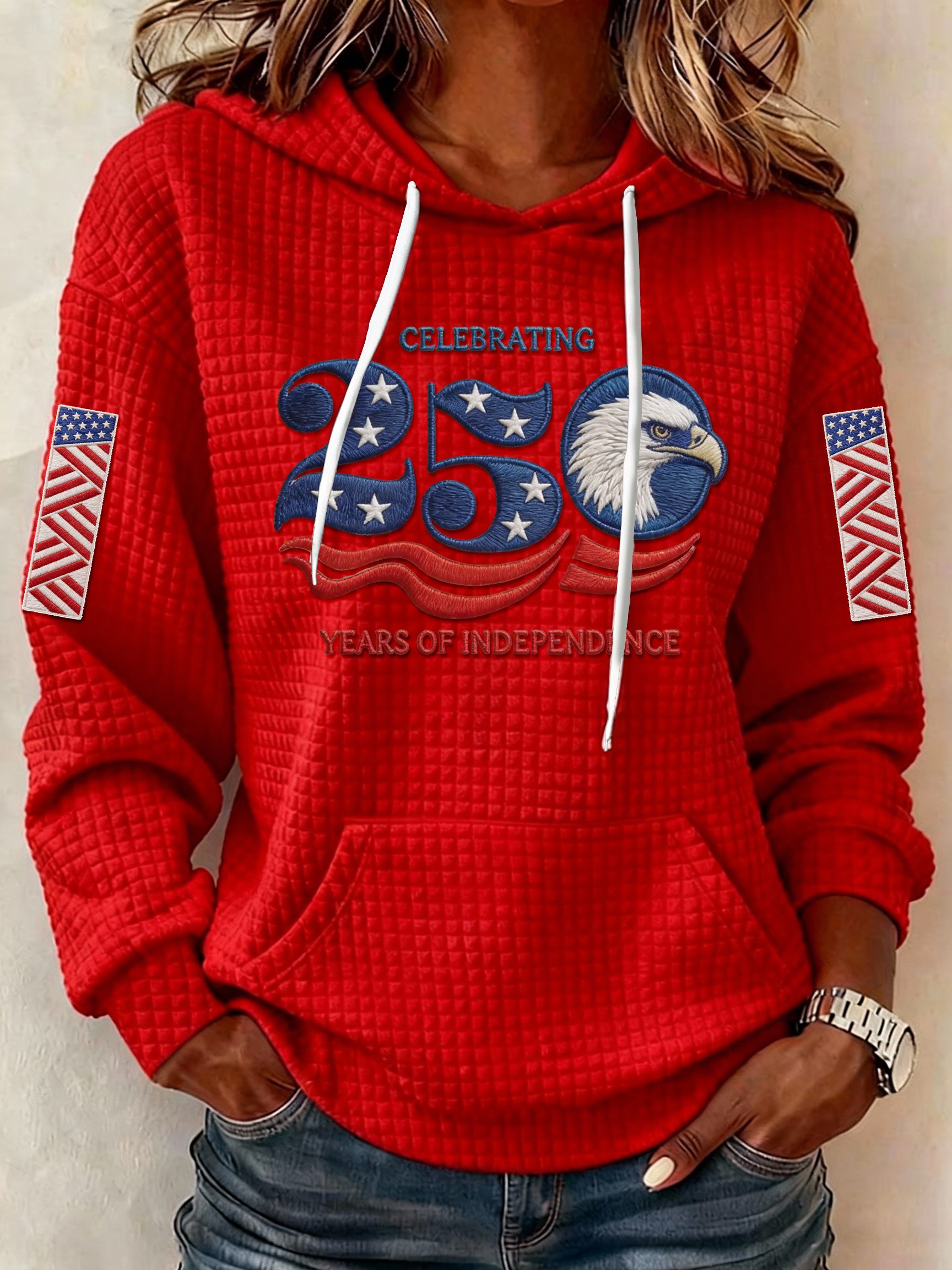 Women's US 250th Anniversary "Celebrating 250 Years of Independence" Waffle-Knit Hoodie – Patriotic Eagle & Flag Print