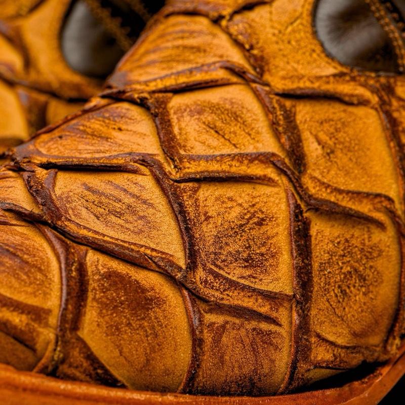 Botas de piel de pirarucú color miel rústica mate - Punta cuadrada